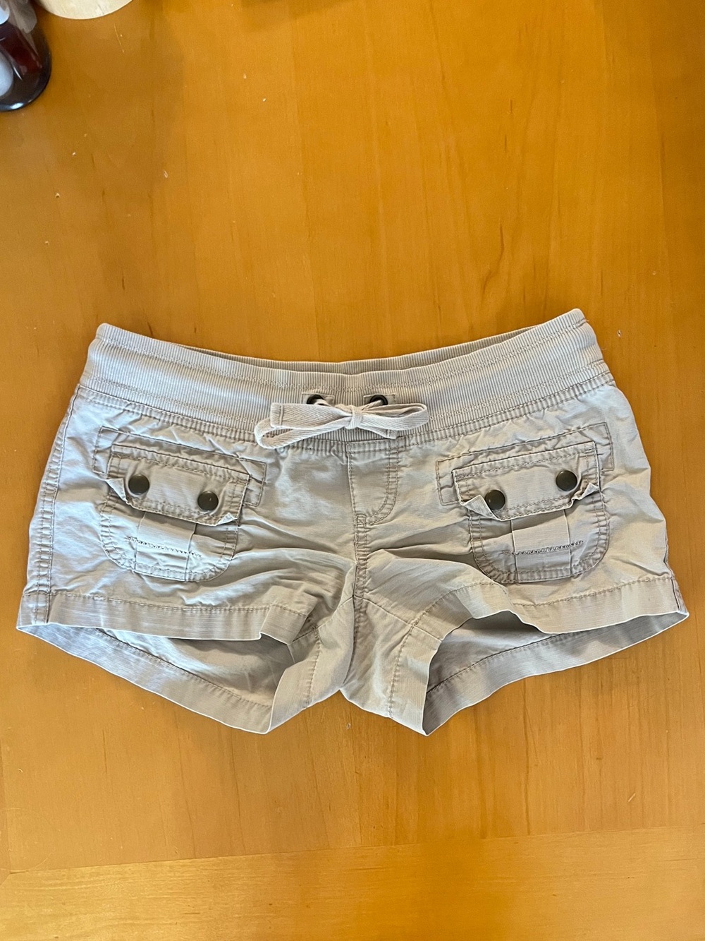 Vintage Old Navy, low rise khaki shorts extra small